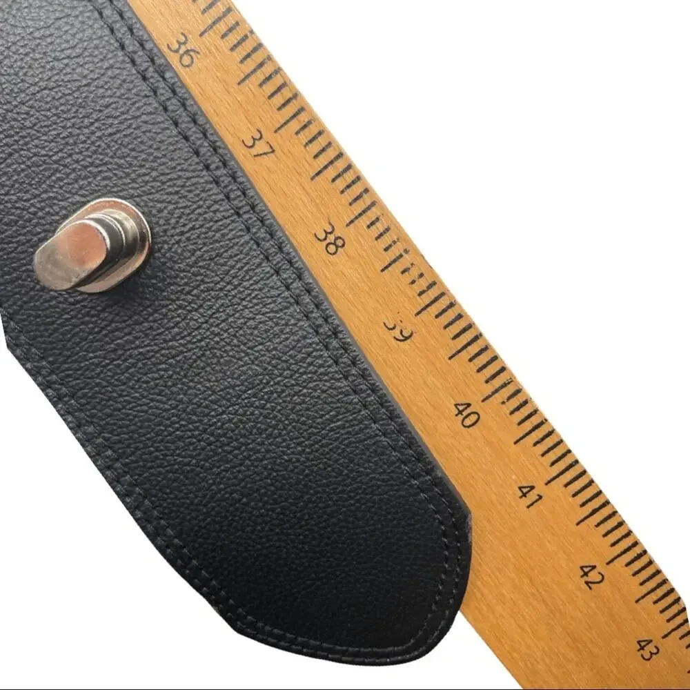 STEVE MADDEN black leather adjustable length belt